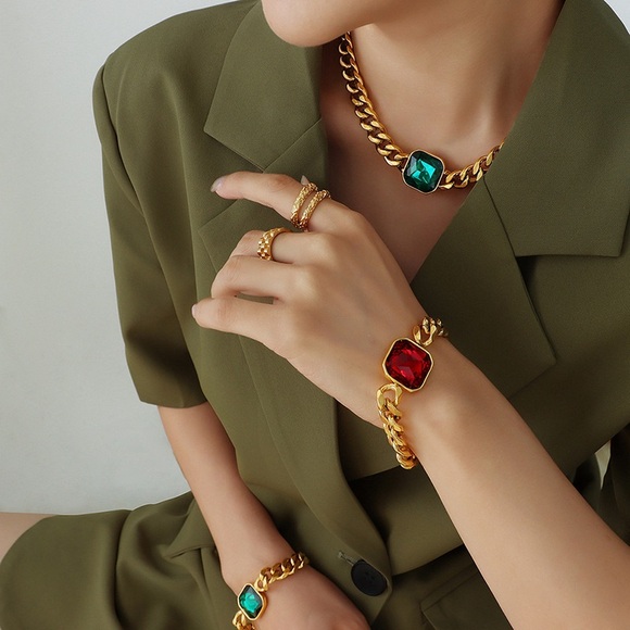 18K Gold Plated Cuban Link Chain Necklace*Green Emerald Zircon Necklace* - Picture 2 of 3